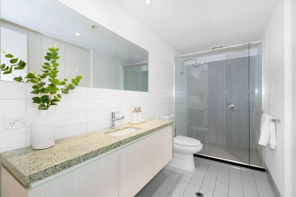 Modern 1 Bedroom In Docklands Melbourne