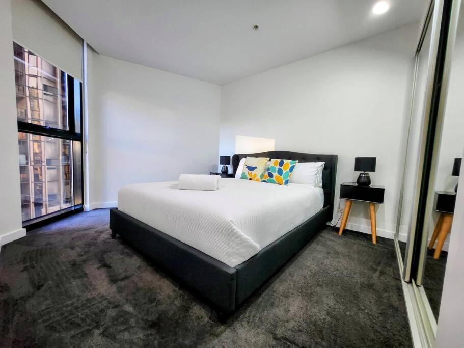 Modern 1 Bedroom In Docklands Melbourne