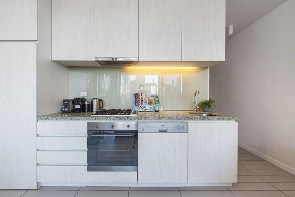Modern 1 Bedroom In Docklands * Melbourne