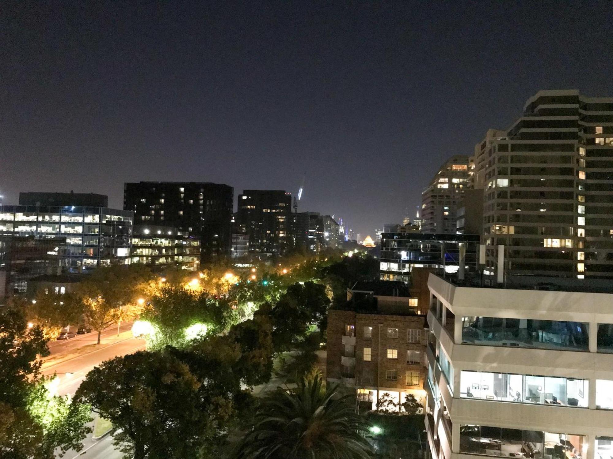 Spectacular 3-bedroom Penthouse With Private Lift On St Kilda Rd * Melbourne
