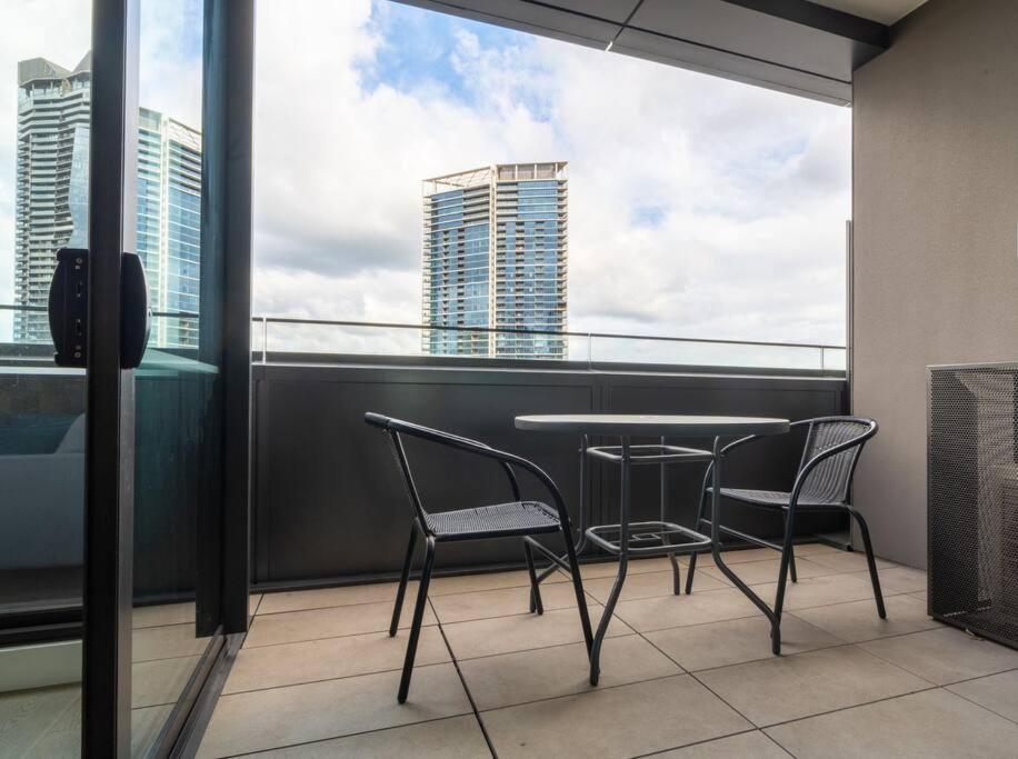 Apartment Wyndel Two Bedroom Mel883col2610n Melbourne