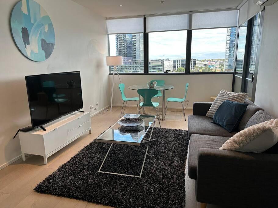 Wyndel Two Bedroom Mel883col2610n Apartment