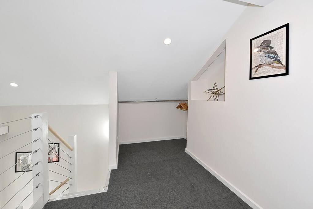 Apartment 53cr5 - New Loft Style Nxt 2 Rmit! Sofa Bed, Ac, Balcony! Melbourne