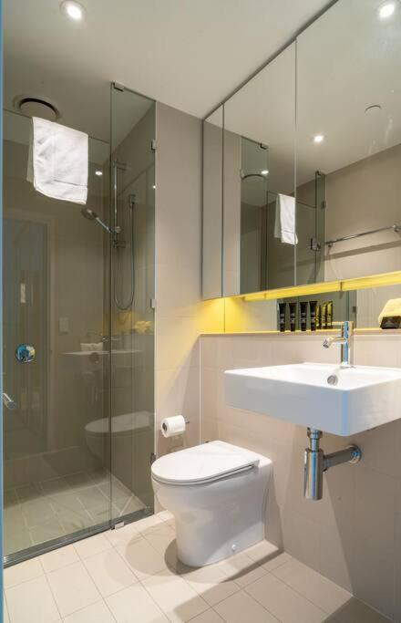 Wyndel Two Bedroom Mel883col2610n *