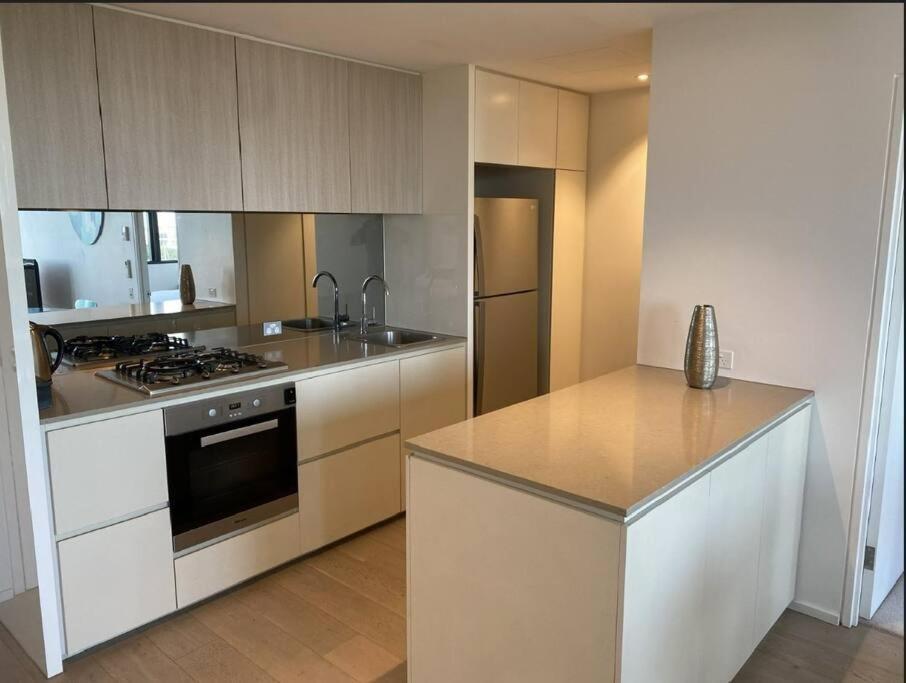 Wyndel Two Bedroom Mel883col2610n