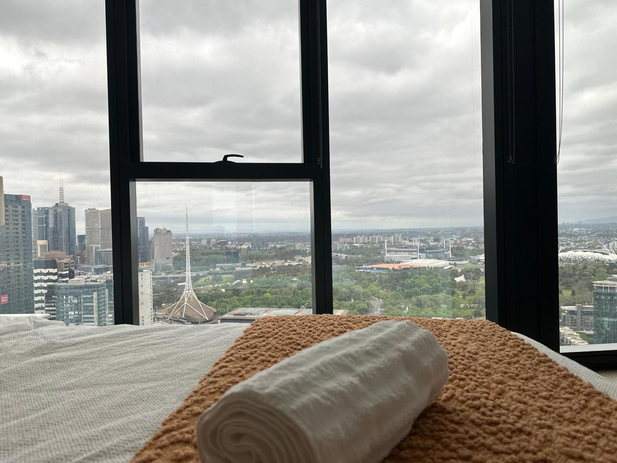 Skyline Serenity Retreat Apartment *