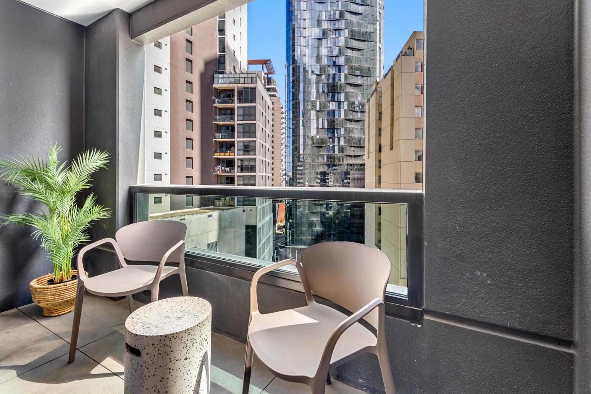 Modern Southbank 2-bed With Gym & Pool Apartment Melbourne