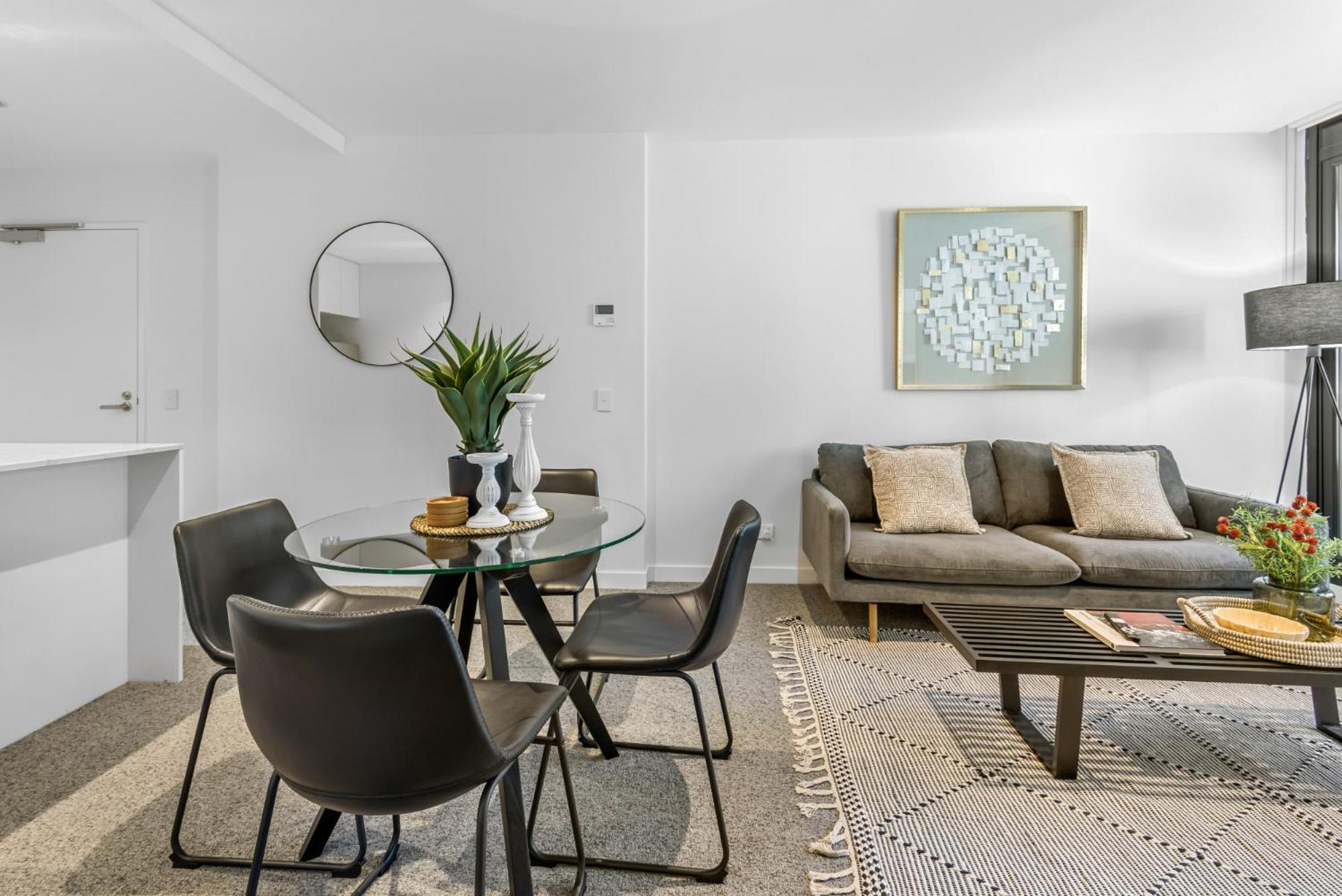 Modern Southbank 2-bed With Gym & Pool *