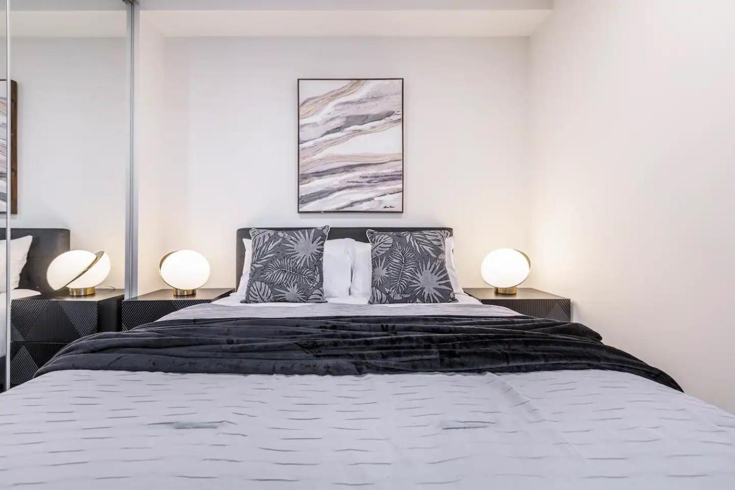 Bridge Rd Work, Rest & Play In Bustling Richmond Apartment Melbourne