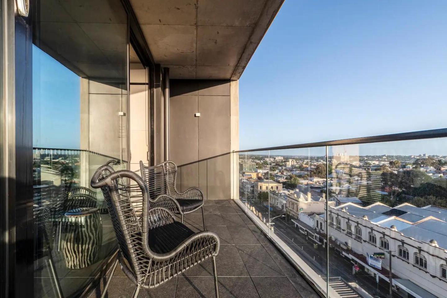 Bridge Rd Work, Rest & Play In Bustling Richmond Apartment Melbourne