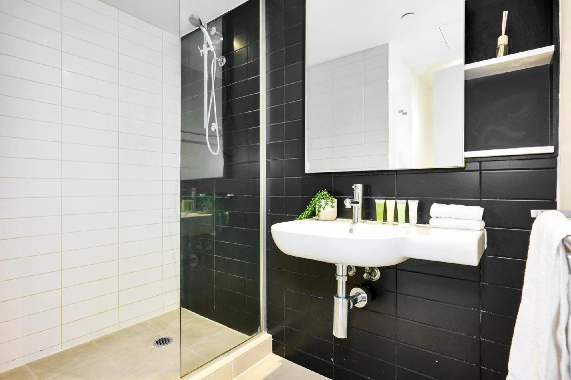 Charming 1-bed On St Kilda Rd * Melbourne