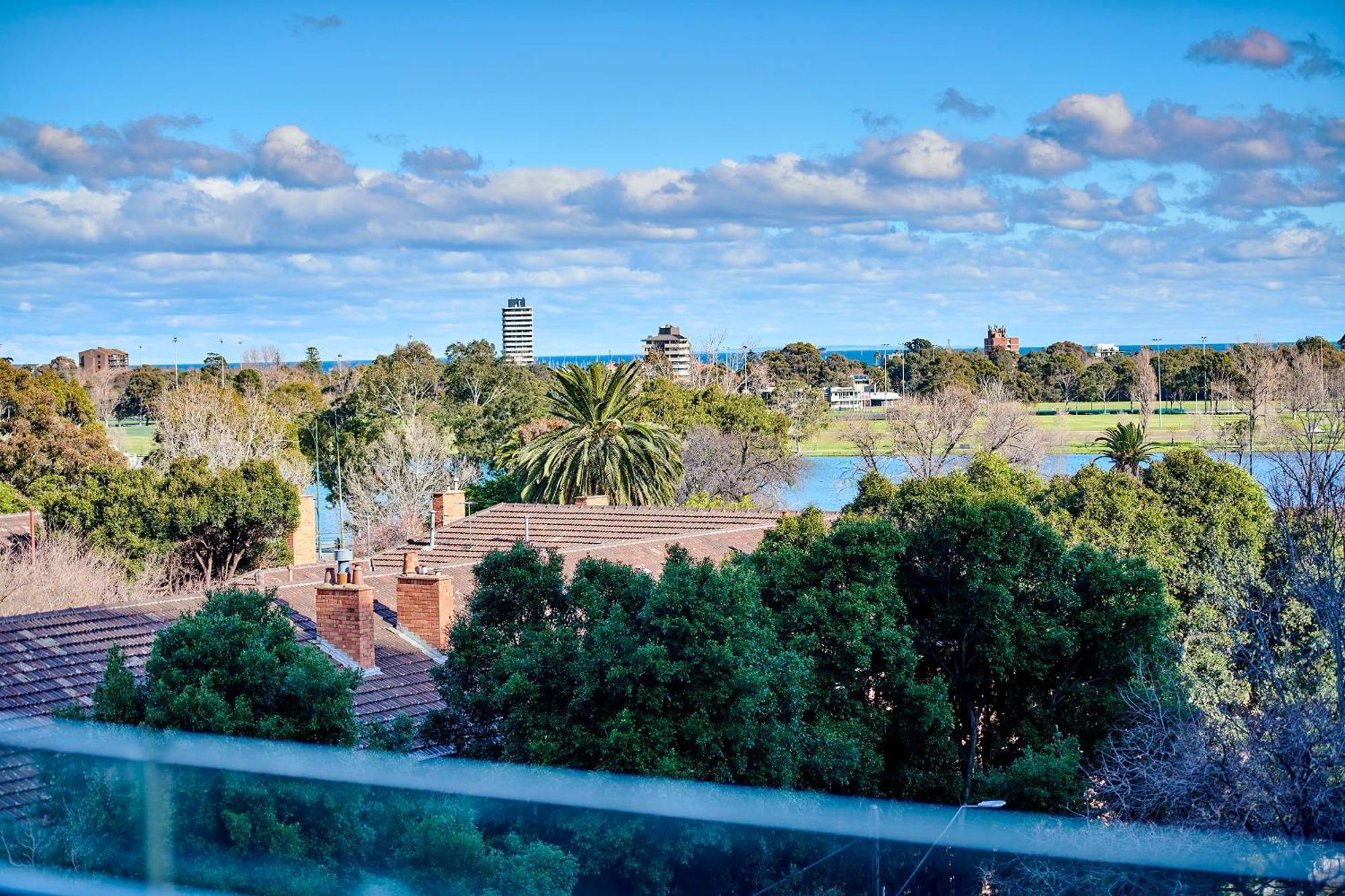 Apartment Charming 1-bed On St Kilda Rd *