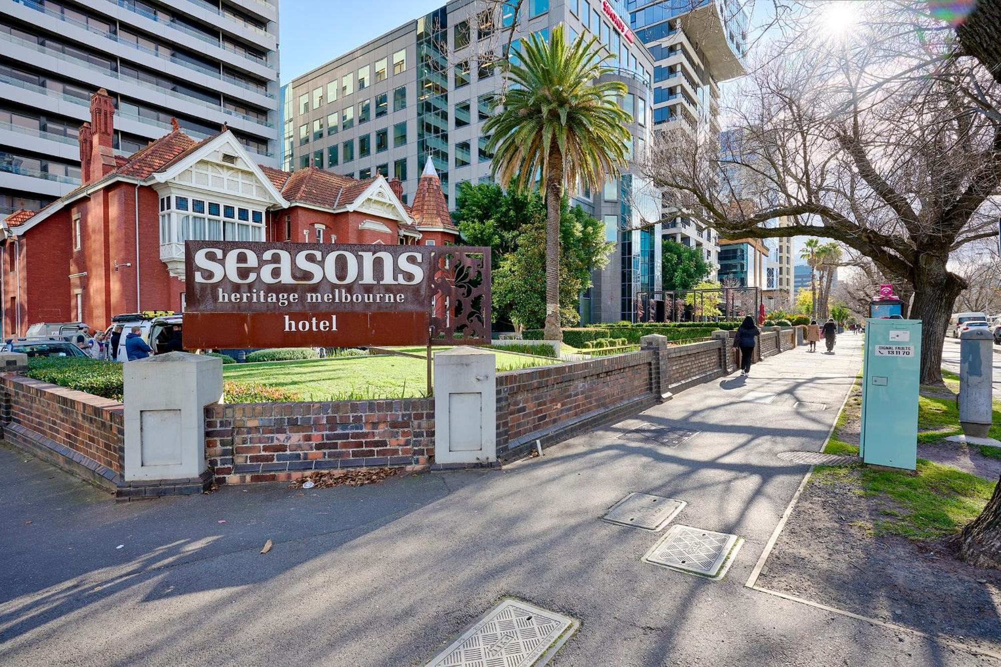 Charming 1-bed On St Kilda Rd Apartment Melbourne