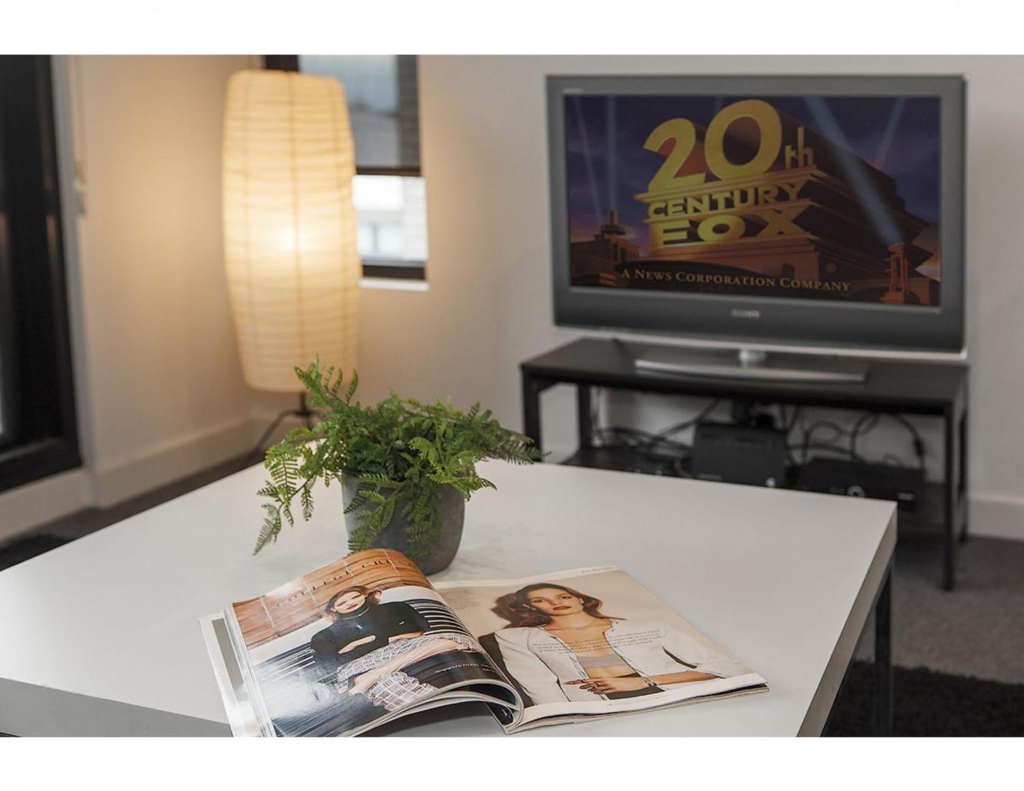 Modern 2 Bed In Trendy Collingwood