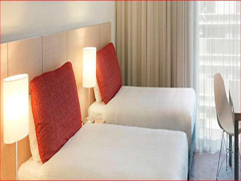 Travelodge Docklands 4* Melbourne