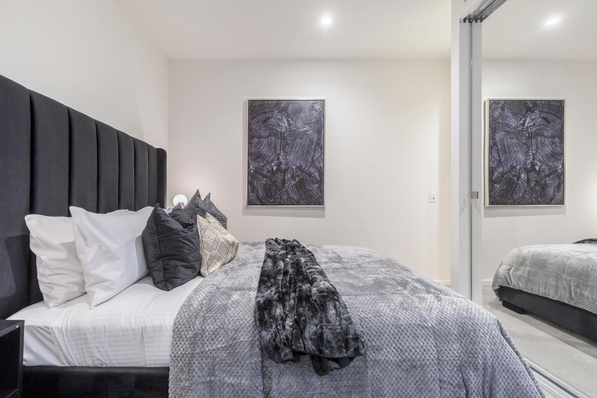 Apartment Ritzy In Iconic Australia 108 With Views *