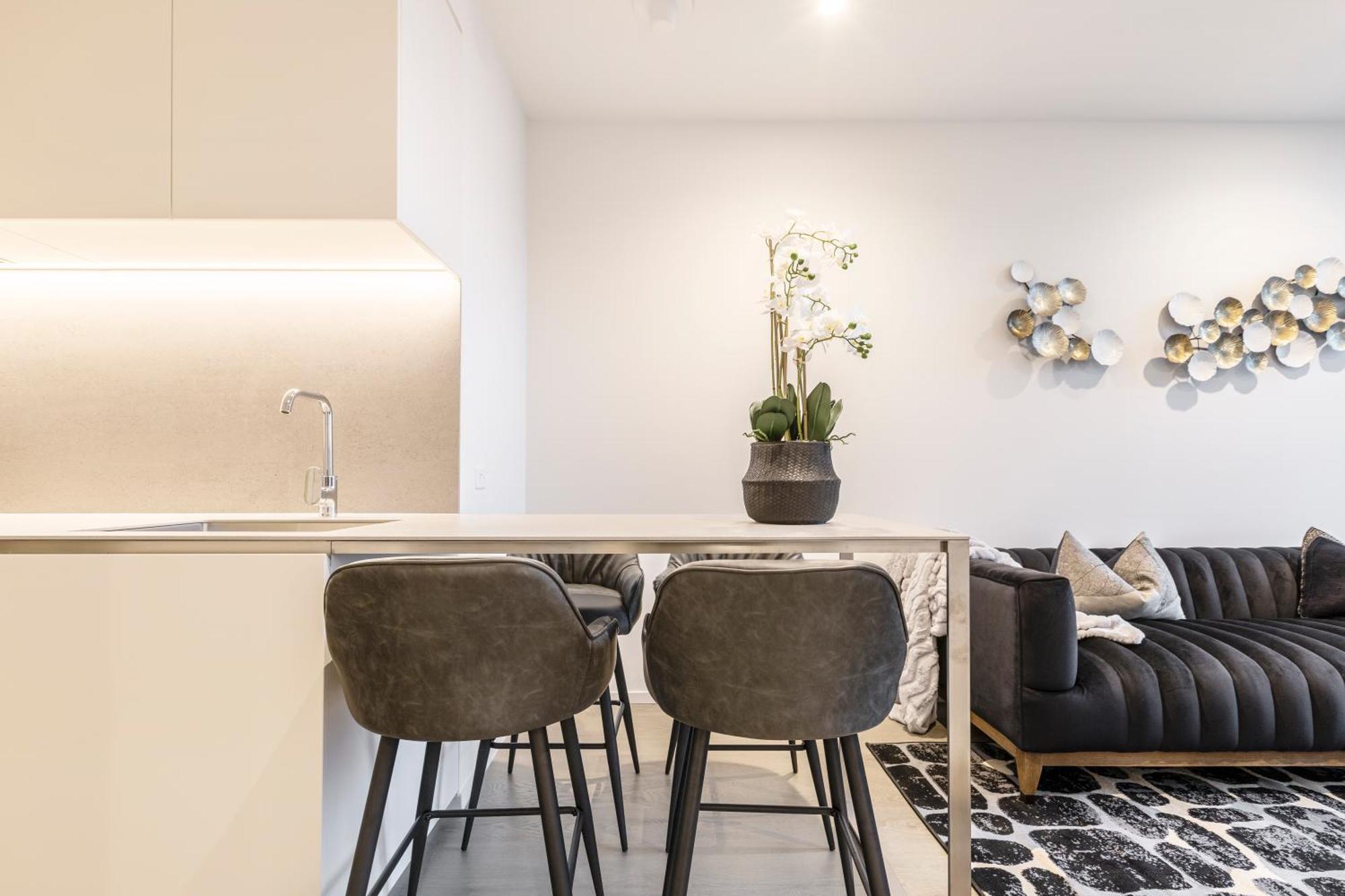 Ritzy In Iconic Australia 108 With Views Apartment *