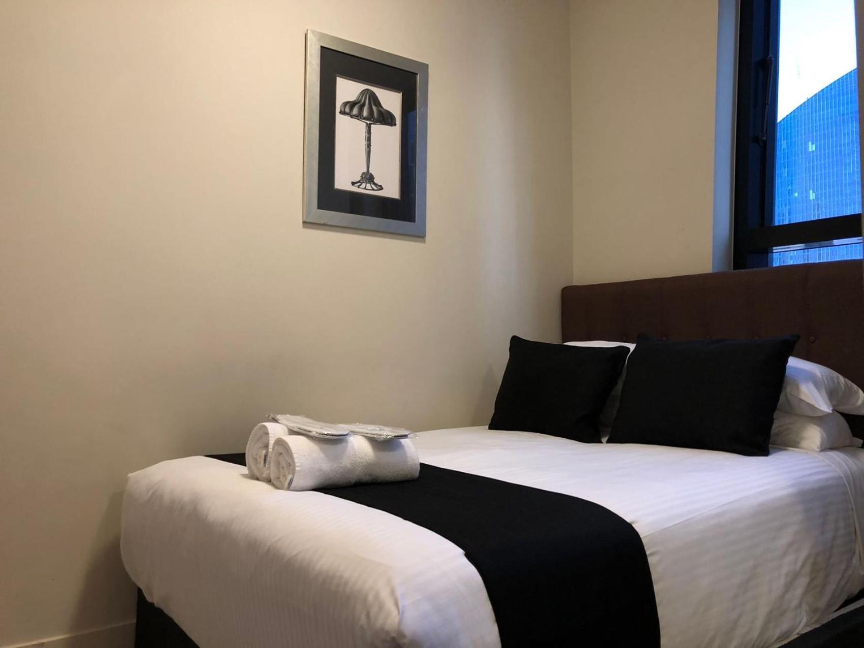 Collins Serviced Apartamento *