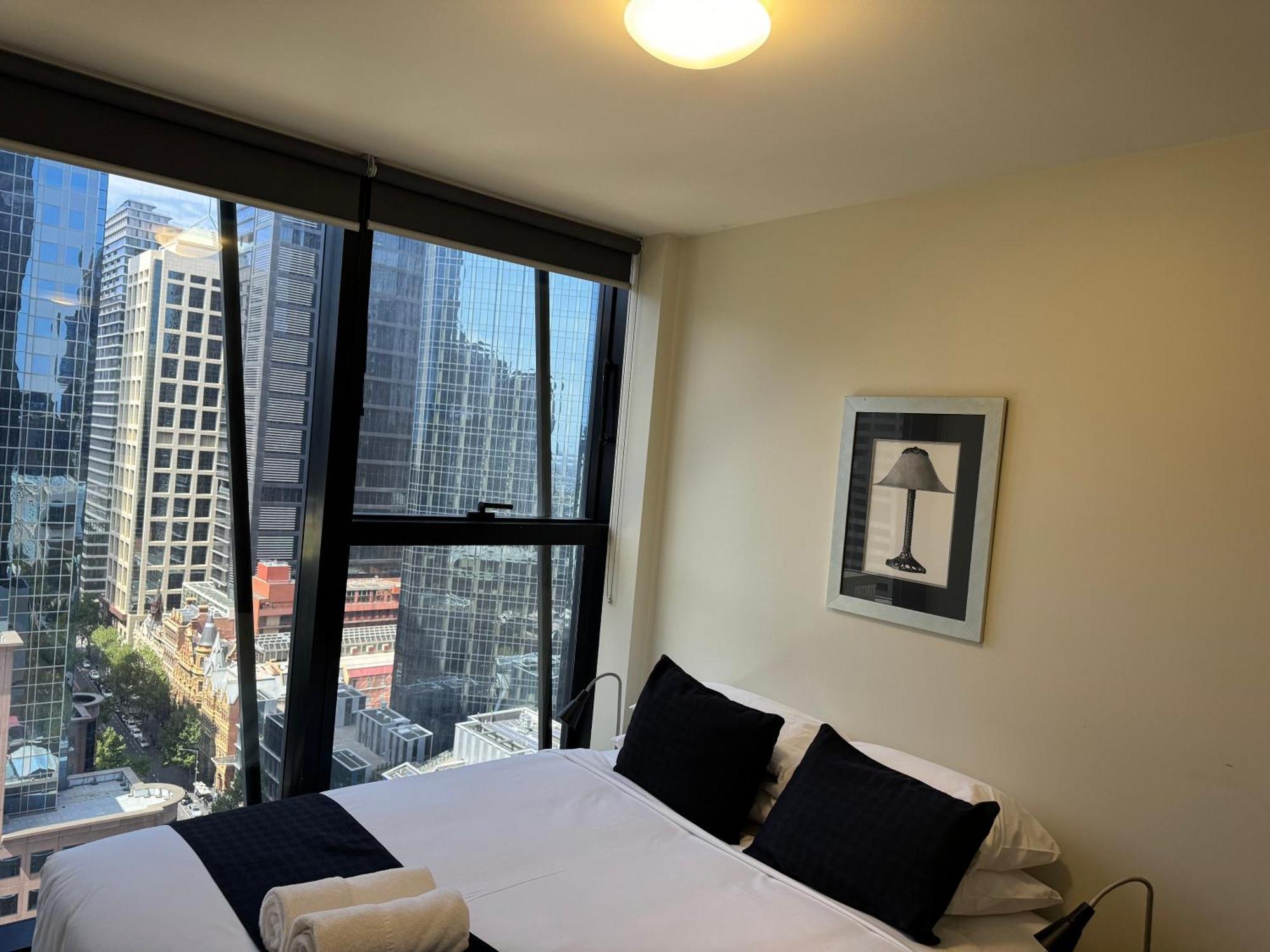 Collins Serviced Apartamento *