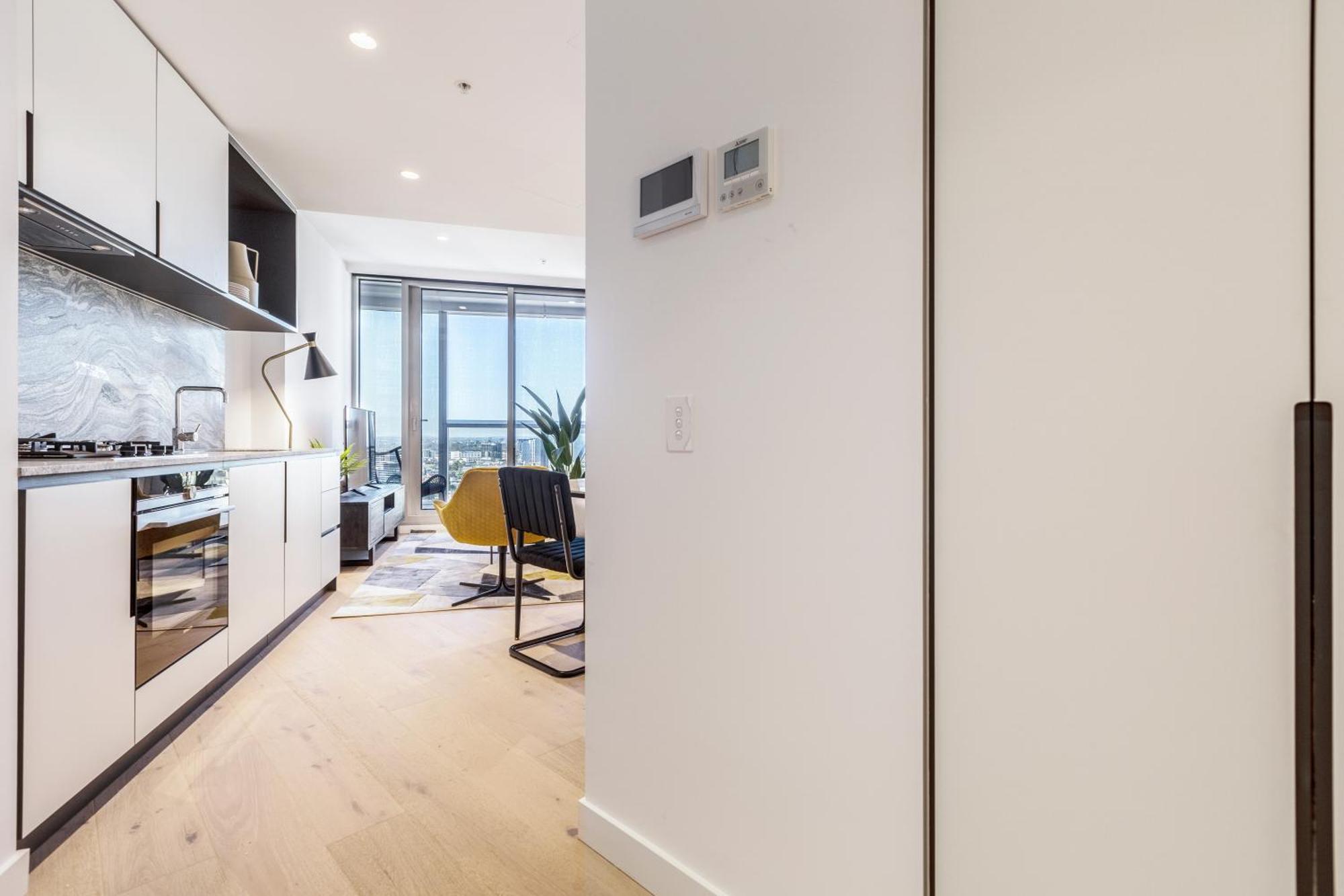 Apartment West Side Explore Downtown Melb In Chic