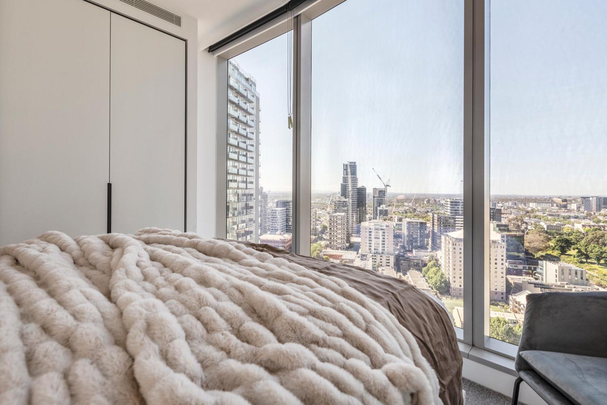 West Side Explore Downtown Melb In Chic Melbourne