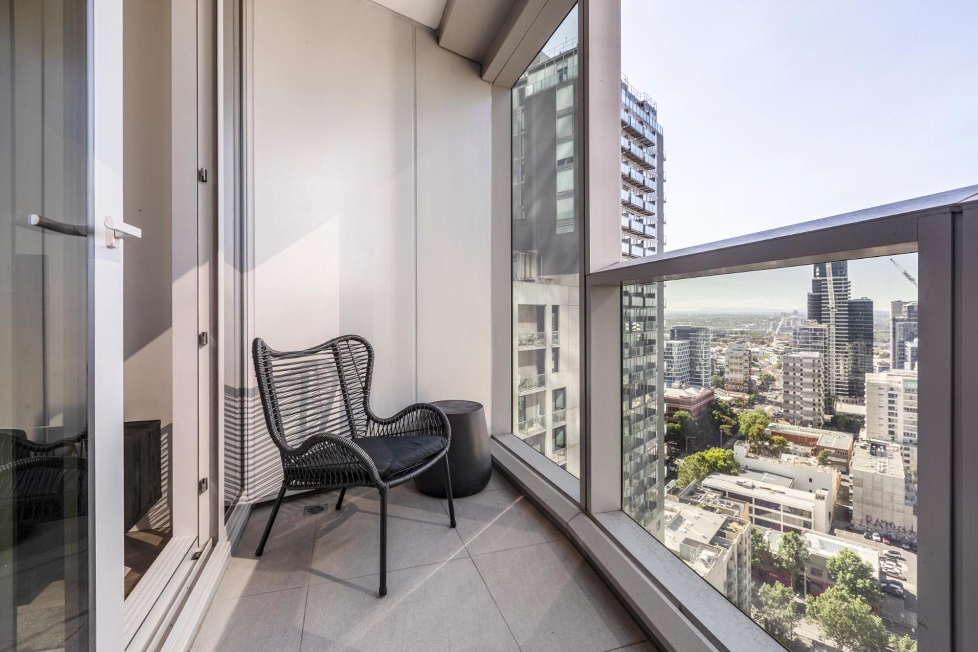 West Side Explore Downtown Melb In Chic Apartment *