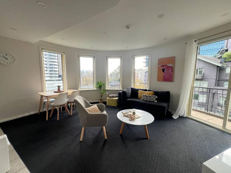 The Art Loft Apartment *