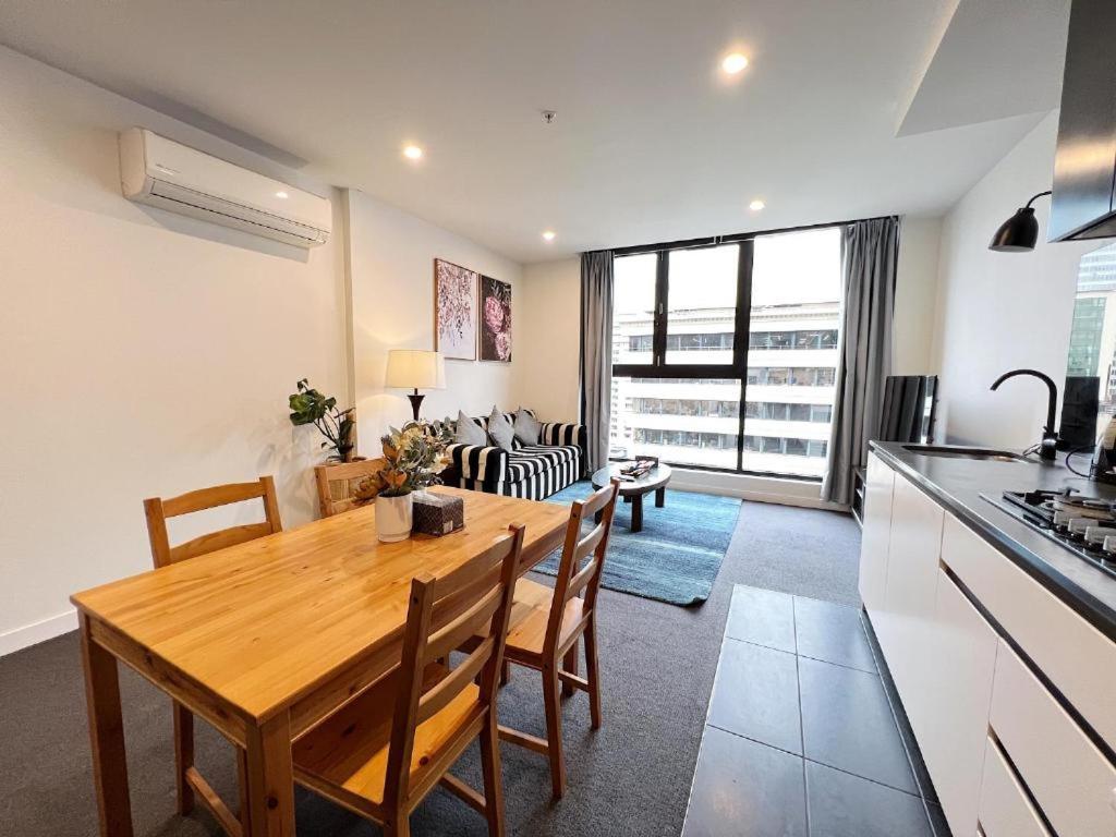Spacious Family On Bourke Centre * Melbourne