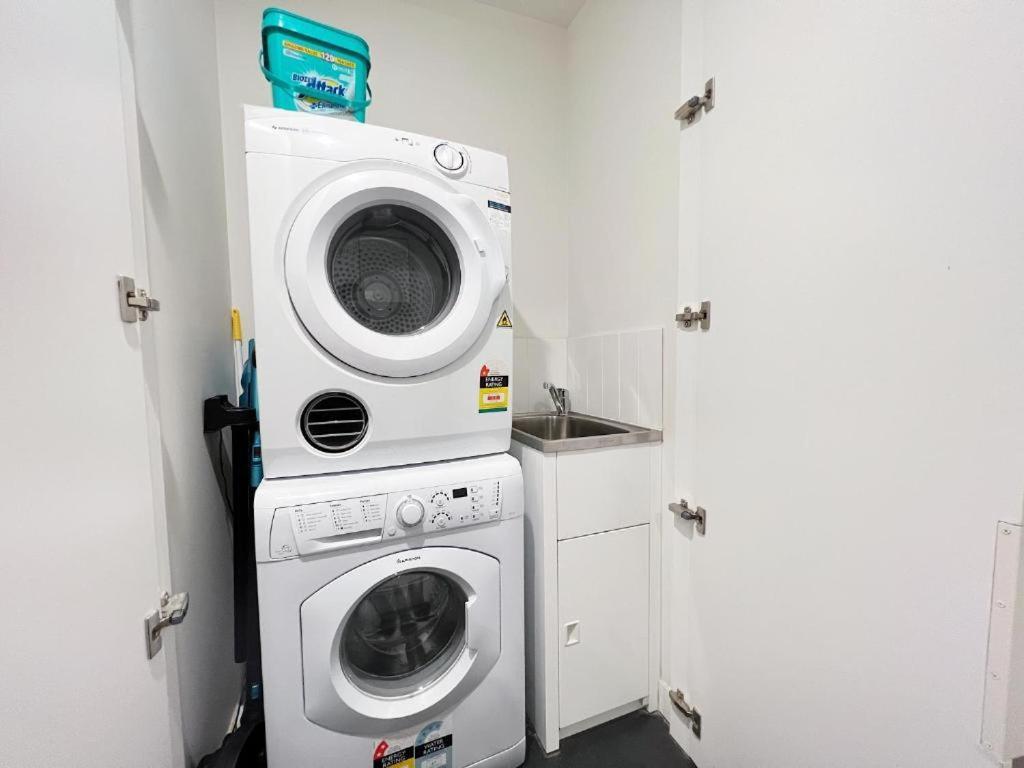 Spacious Family On Bourke Centre Apartment *