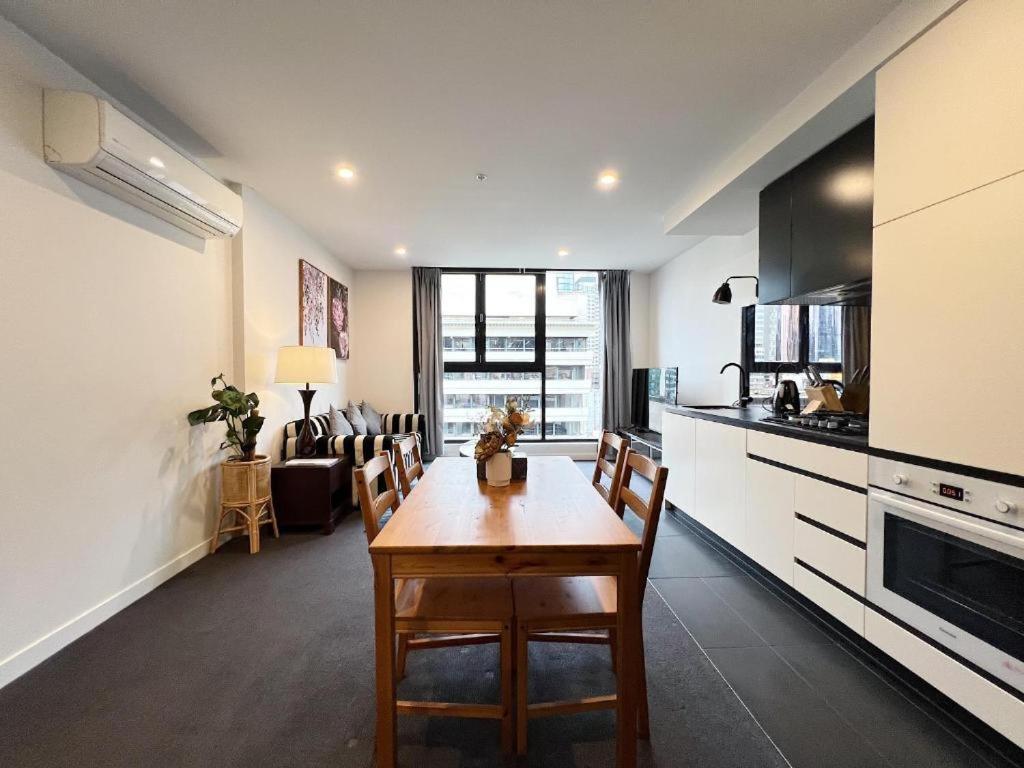 Spacious Family On Bourke Centre * Melbourne