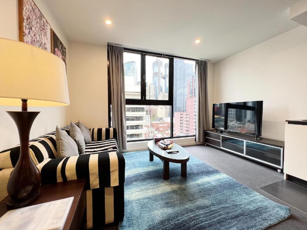 Spacious Family On Bourke Centre
