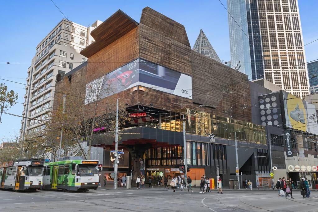 Callie-2b2b-freewifi-stunningview-next To Skybus Melbourne
