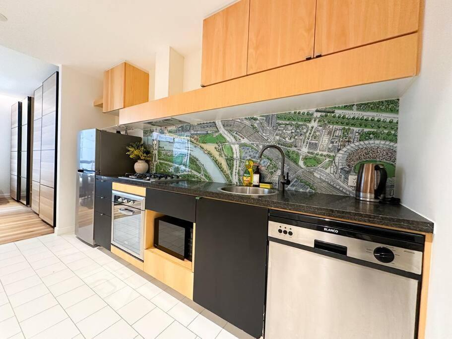 Stylish Urban Retreat In Cbd *