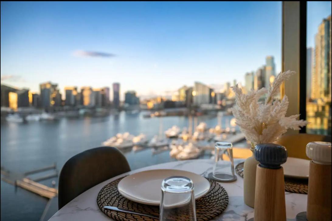 Apartment Vibrant Waterfront Docklands Living Melbourne