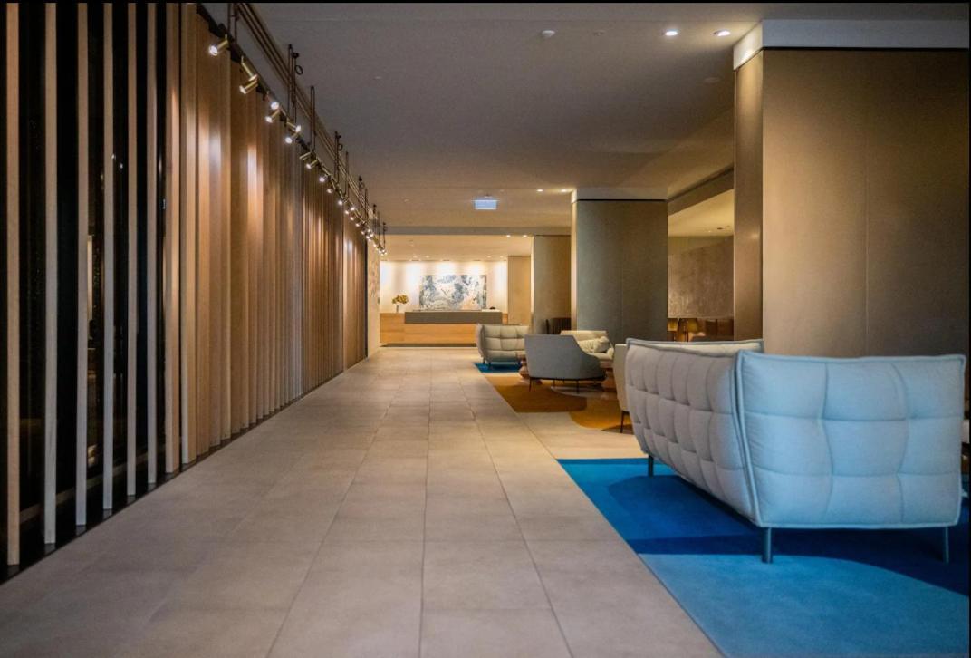 Vibrant Waterfront Docklands Living
