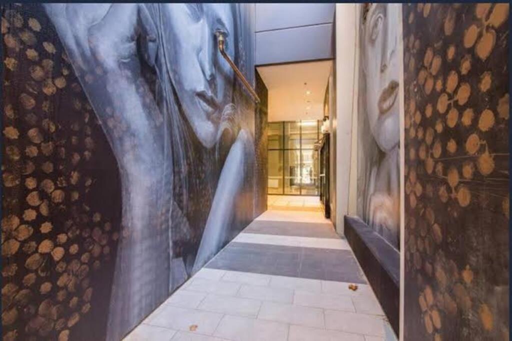 Apartment Exhibition Retreat On Chinatown Bourke St Melbourne