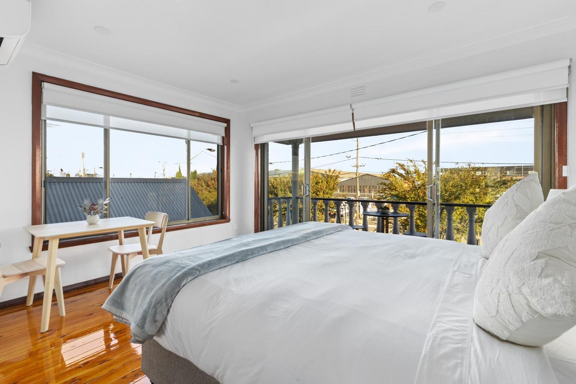 Charming Retreat In Footscray * Melbourne