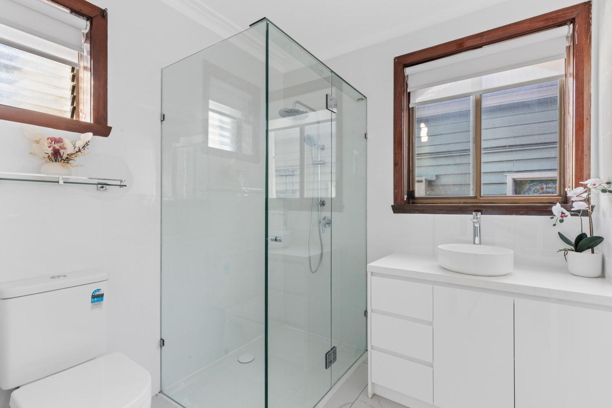 Charming Retreat In Footscray Holiday home *