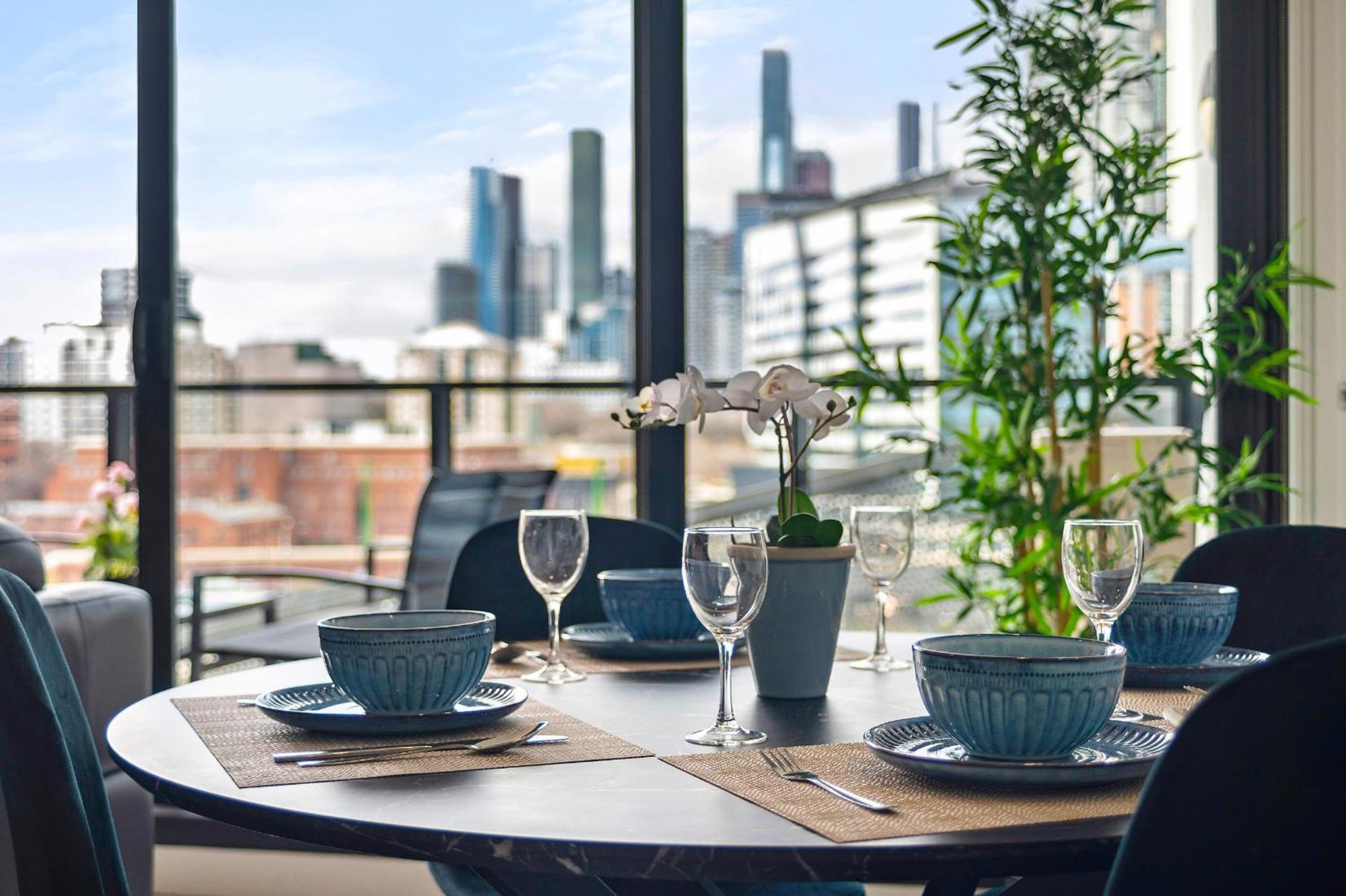 Rooftop Pool 2br At Marvel Stadium With Free Parking Melbourne