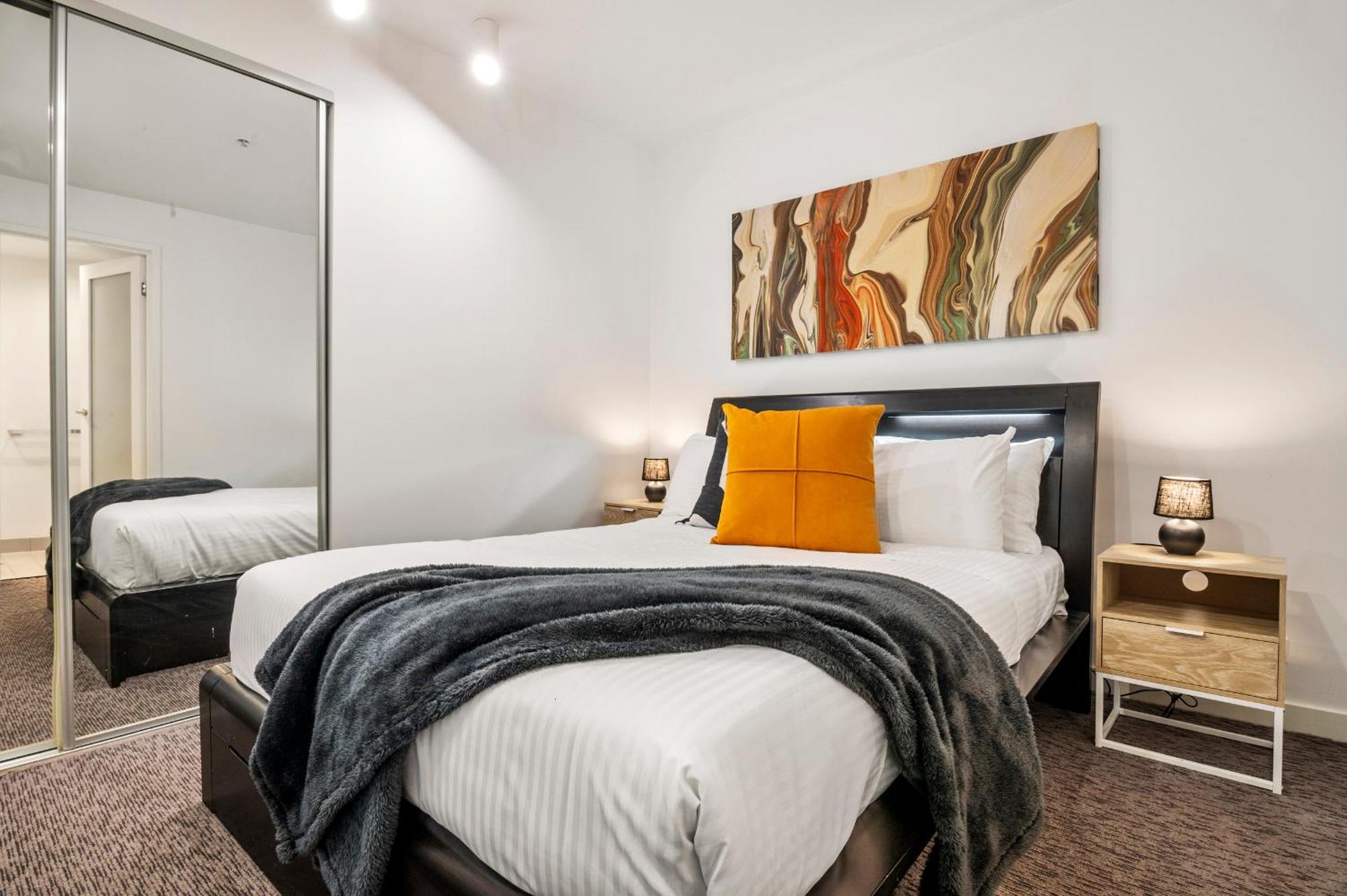 Rooftop Pool 2br At Marvel Stadium With Free Parking Apartment *