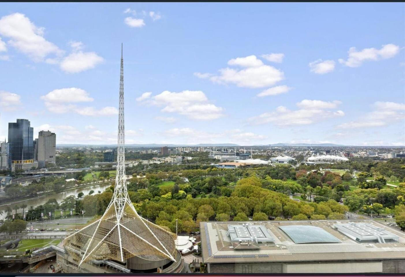 Luxurious Enormous 5brm Penthouse * Melbourne