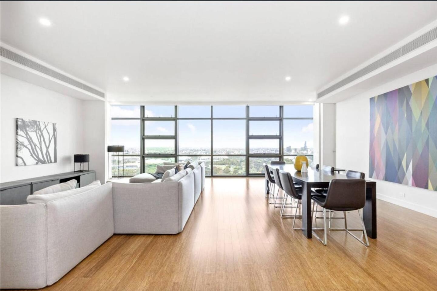 Apartment Luxurious Enormous 5brm Penthouse