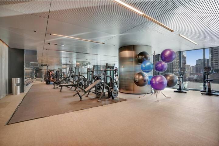 Australia 108 - Prestigious Southbank Level 14 Apartment
