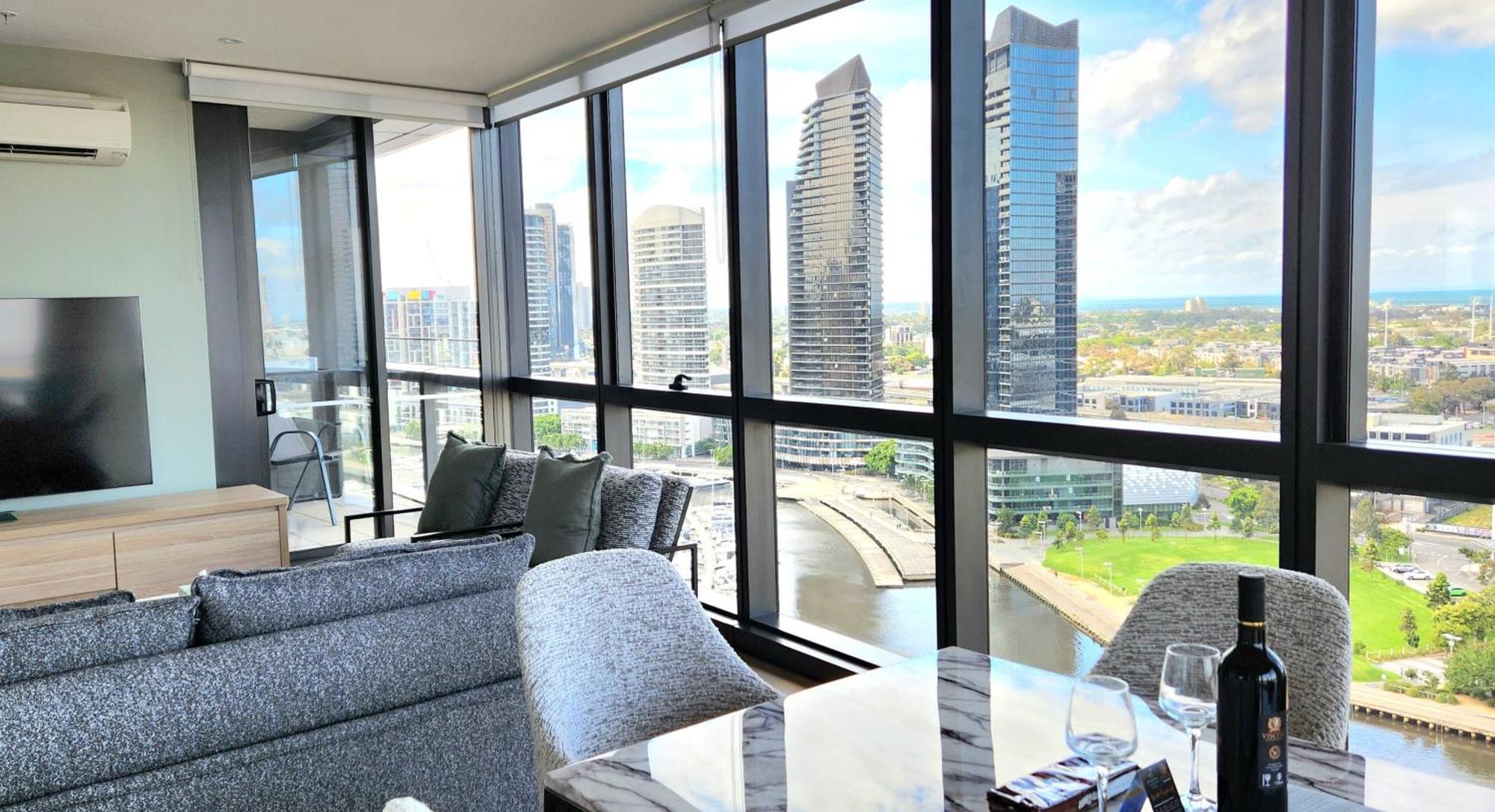 Apartment Lifestyle - Views On Collins Melbourne
