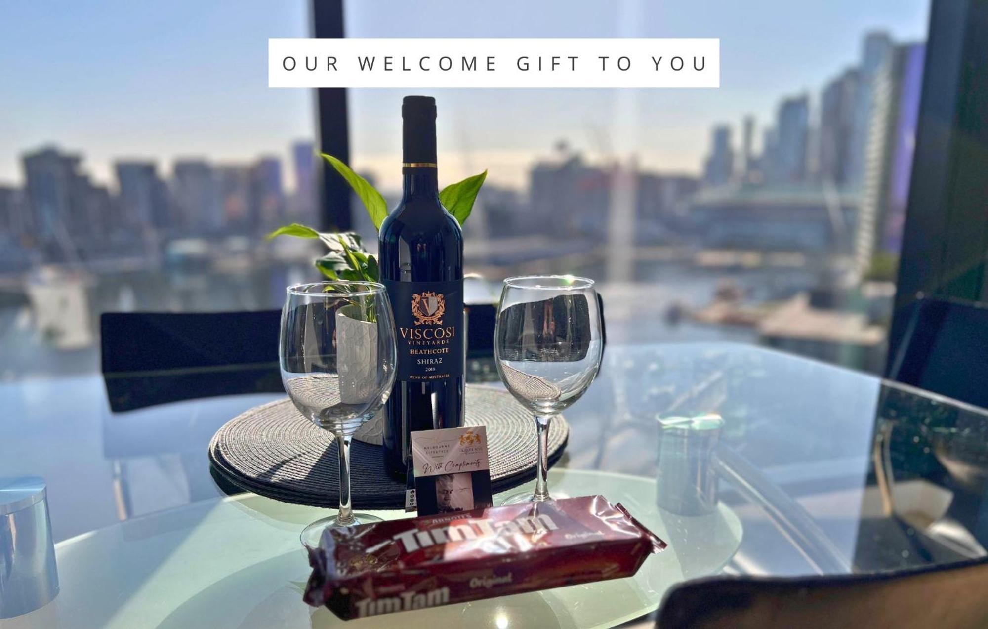 Apartment Lifestyle - Views On Collins Melbourne
