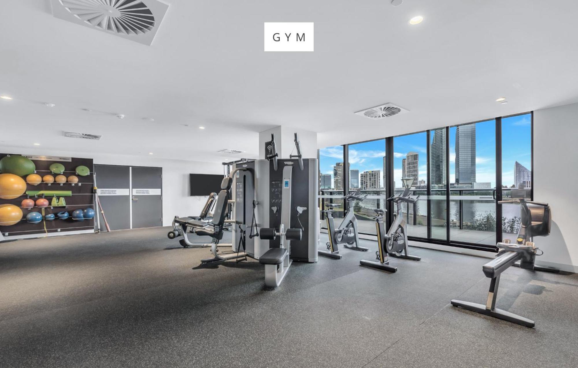 Apartment Lifestyle - Views On Collins Melbourne