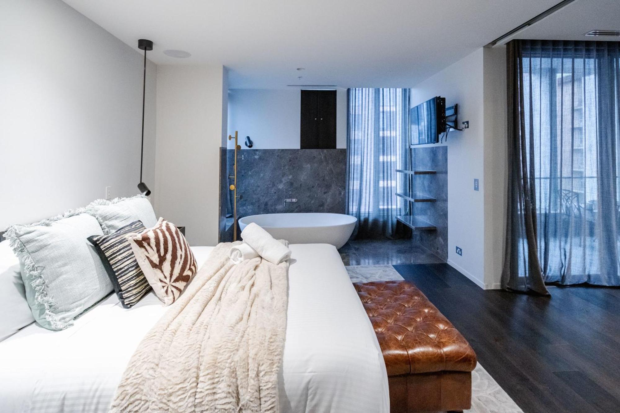 Luxury Cbd In Iconic Qt Building Apartamento Melbourne