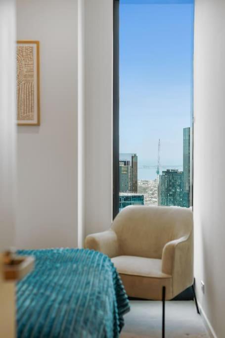 Level 55-pure Elegance Urban Skyline Views 2b2b