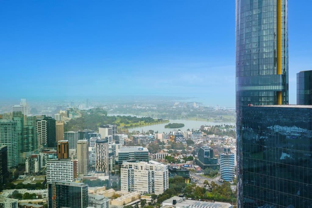 Level 55-pure Elegance Urban Skyline Views 2b2b Melbourne