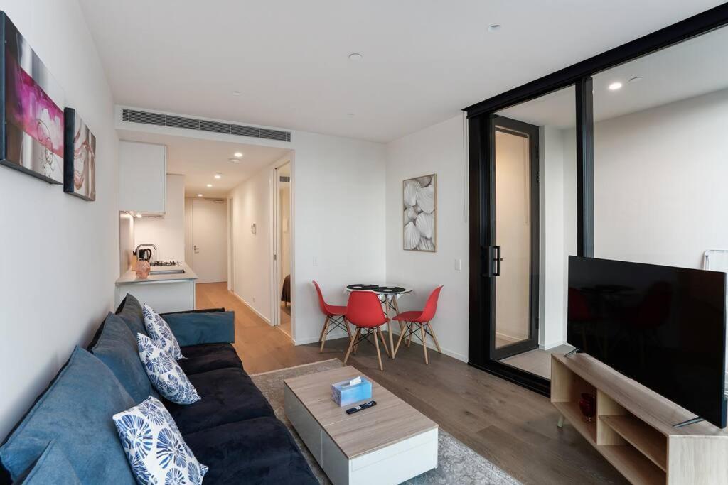 Cozy-brilliant Natural Light Near Crown &city 1b1b Melbourne